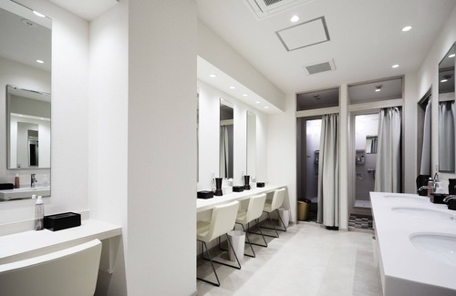 Nishi Hotel | Hotel The Rock