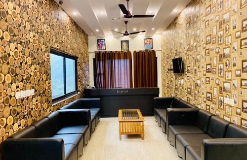 Haidargarh Hotel | Hotel The SSB - Property of the Year ! Luxury Balcony Rooms ! Mountain View ! Rooftop Cafe ! Big Parking !