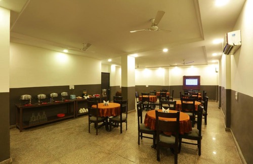 Mahipalpur Extension Hotel | Hotel The White Sand Suites
