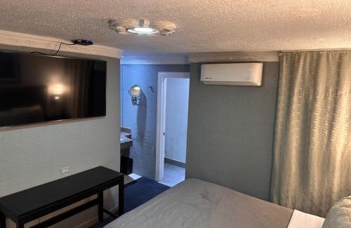 Avenida Revolucion Hotel | Hotel TJ Plaza