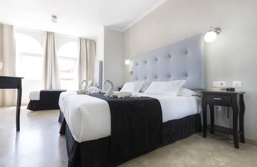 Nerja City Centre Hotel | Hotel Toboso Chaparil
