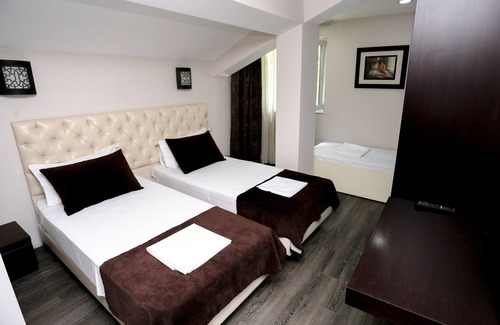 Tirana Hotel | Hotel Town House