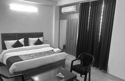 South West Apartment | Hotel Trident Inn- Sarai Kale Khan Railway station