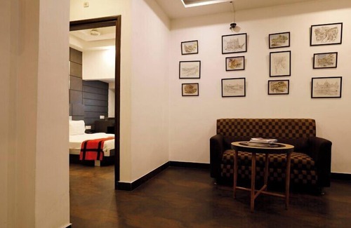 Bhowanipore Hotel | Hotel Trimoorti
