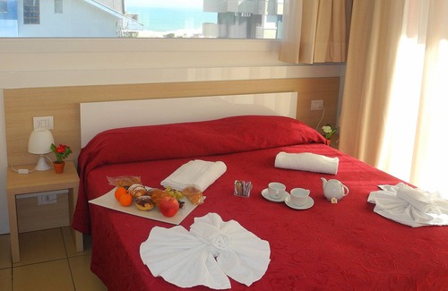 Fogliano Marina Hotel | Hotel Tritone
