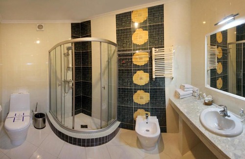 Skhidnytsya Hotel | Hotel Tustan