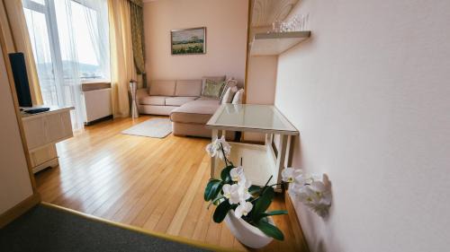 Skhidnytsya Hotel | Hotel Tustan