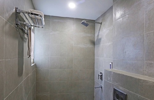 New Delhi Hotel | Hotel Twamev residency Uttam Nagar