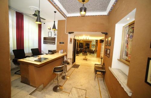 Udaipur Hotel | Hotel Udai Niwas By The Lake