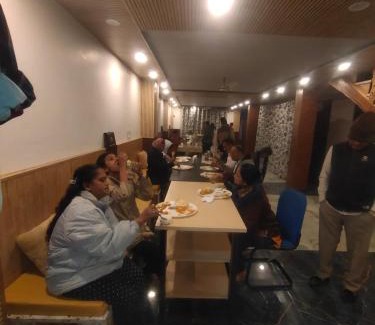 Srinagar Hotel | Hotel VALINOR