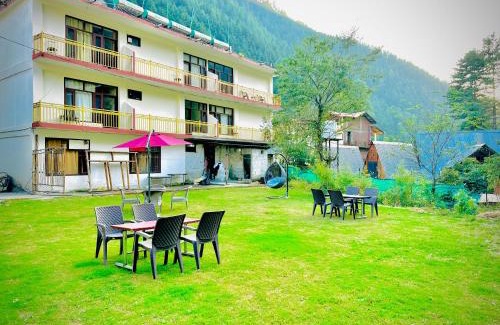 Kasol House | Hotel Vansh-A hotel with private Lawn and Parking