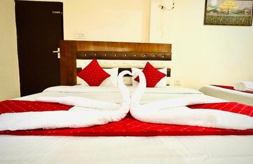 Kasol House | Hotel Vansh-A hotel with private Lawn and Parking