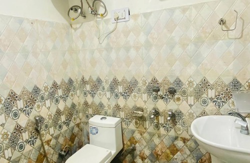 Kasol Hotel | Hotel Vansh