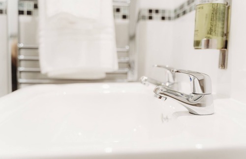 Truro Hotel | Hotel VARA
