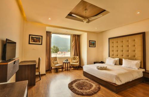 Rishikesh Hotel | Hotel Vasundhara Palace