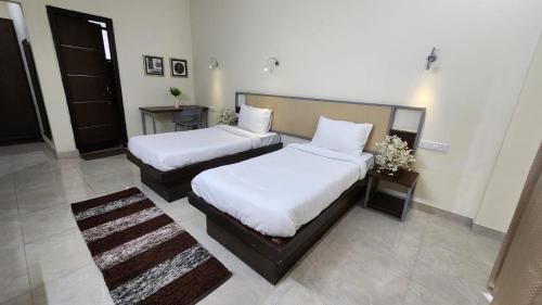 Sector 40 House | Hotel VH Residency