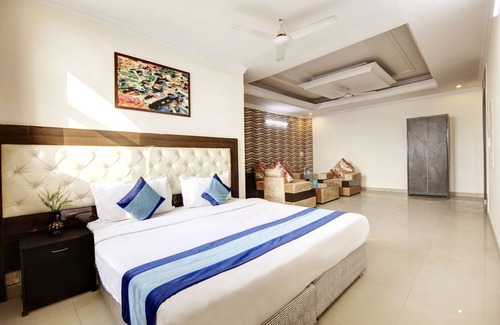 Noida Hotel | Hotel Vibe Blue