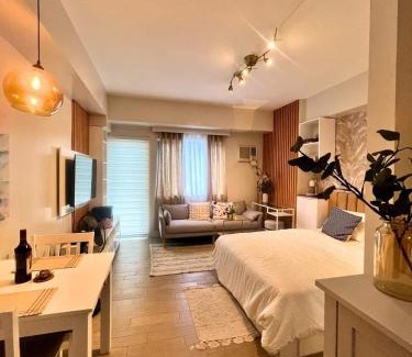 Socorro Bed & Breakfast | Hotel Vibe in Manhattan Plaza, Araneta City, Cubao