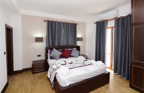 Udenisht Hotel | Hotel Victoria