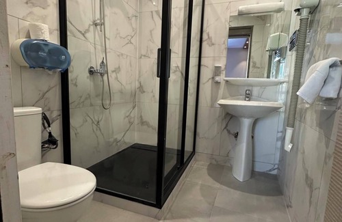 Centre Erlon Hotel | HOTEL VICTORIA