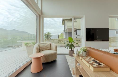 Streymoy Apartment | Hotel Vík - 3 BR Wellness Townhouses with Sauna, Jacuzzi & Panoramic Views