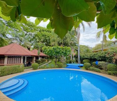 Playa Hermosa Bed & Breakfast | Hotel Villa Acacia
