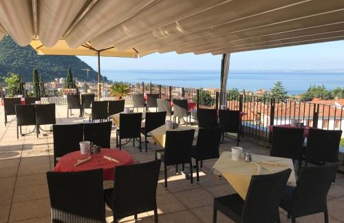 Garda Hotel | Hotel Villa Ca' Nova *S