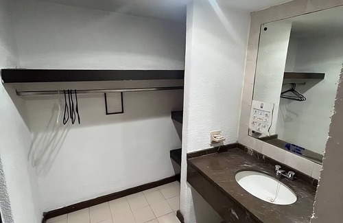 Morelia Apartment | Hotel Villa Capri : 2 double beds 4 Guests