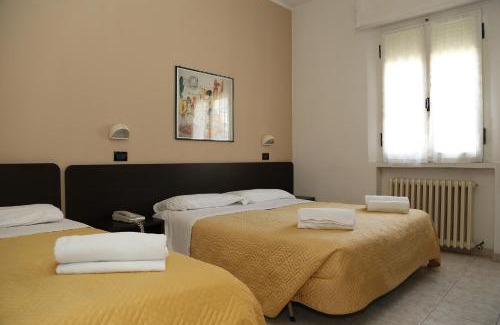 San Giuliano a Mare Hotel | Hotel Villa Dina
