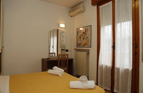 San Giuliano a Mare Hotel | Hotel Villa Dina