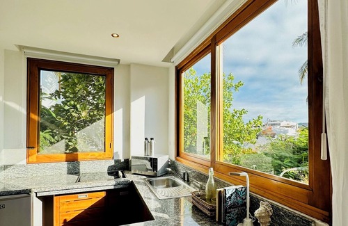 Bahia de la Academia Hotel | Hotel Villa Escalesia Galapagos