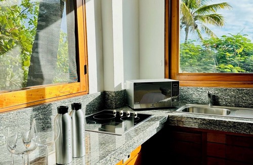 Bahia de la Academia Hotel | Hotel Villa Escalesia Galapagos