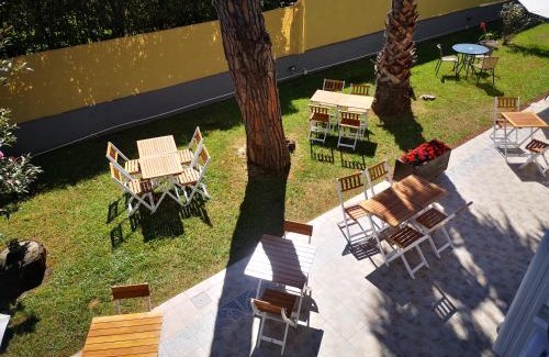 Marina di Massa Hotel | Hotel Villa Giada