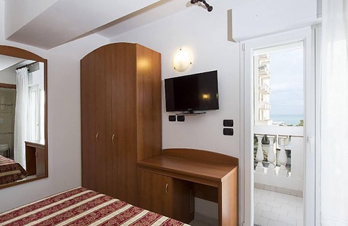 Fogliano Marina Hotel | Hotel Villa Linda