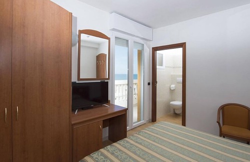 Fogliano Marina Hotel | Hotel Villa Linda