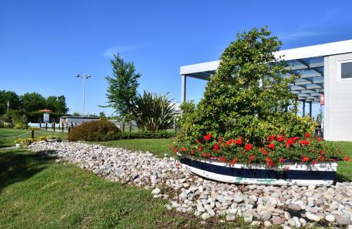 Casal Borsetti Hotel | Hotel Villa Robinia