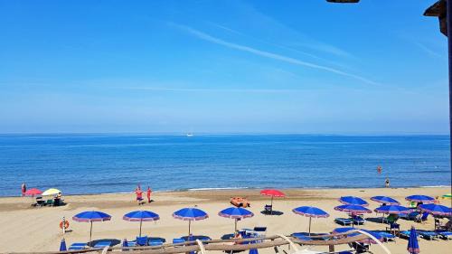 San Vincenzo Hotel | Hotel Villa Tramonto direttamente sul mare