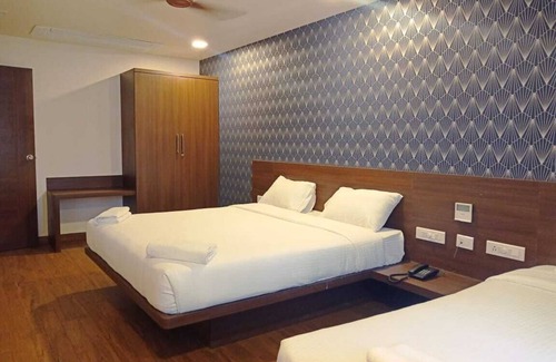 Tatabad Hotel | HOTEL VINTAGE CASTLE