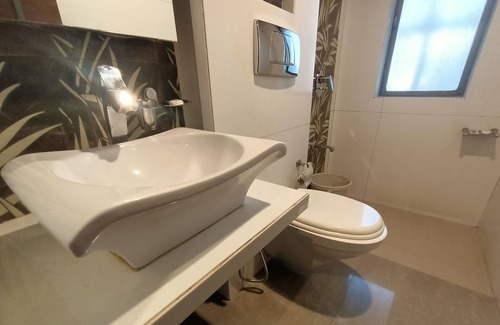 Thane West Hotel | Hotel Vinyasa