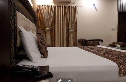 Johar Town Hotel | Hotel Visit Inn One