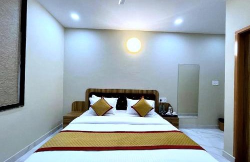 Vrindavan Hotel | Hotel Vrinda Niddhivan ! Fully AC, Prem mandir at walking distance ! just near the Iskcon temple - 3