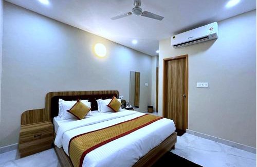 Vrindavan Hotel | Hotel Vrinda Niddhivan ! Fully AC, Prem mandir at walking distance ! just near the Iskcon temple - 3