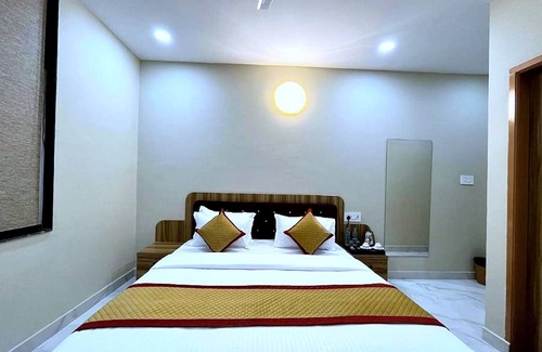 Vrindavan Hotel | Hotel Vrinda Niddhivan- near Prem mandir