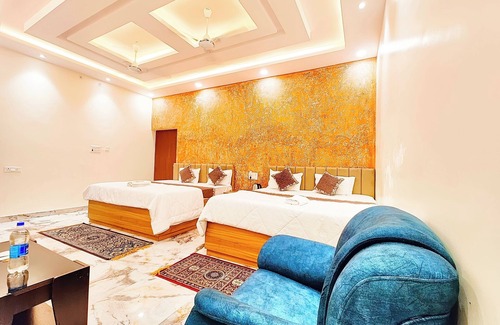 Ayodhya Hotel | Hotel Vrindavan Palace Ayodhya