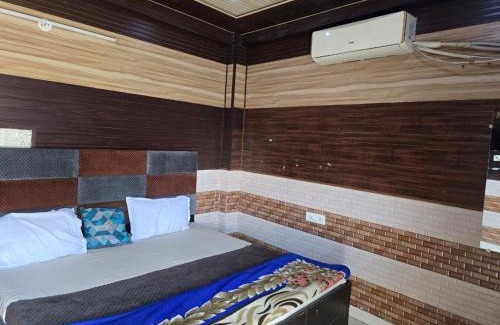 Greater Noida House | Hotel VS Grand, Greater Noida by UNIQINN