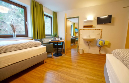 Alterschrofen Hotel | Hotel Waldmann