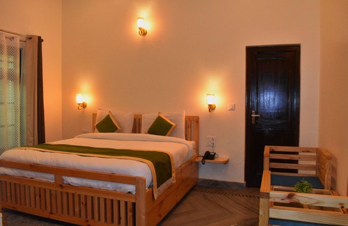 Bhimtal Hotel | Hotel Walnut Creek