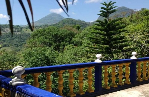 Tilaco House | Hotel y Cabaña La Peña