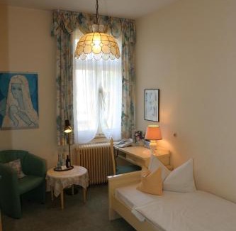 Badenweiler Hotel | HOTEL YOGA JASMIN ehemals Hotel Eberhardt-Burghardt