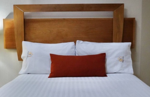 Leon Hotel | Hotel Yvette